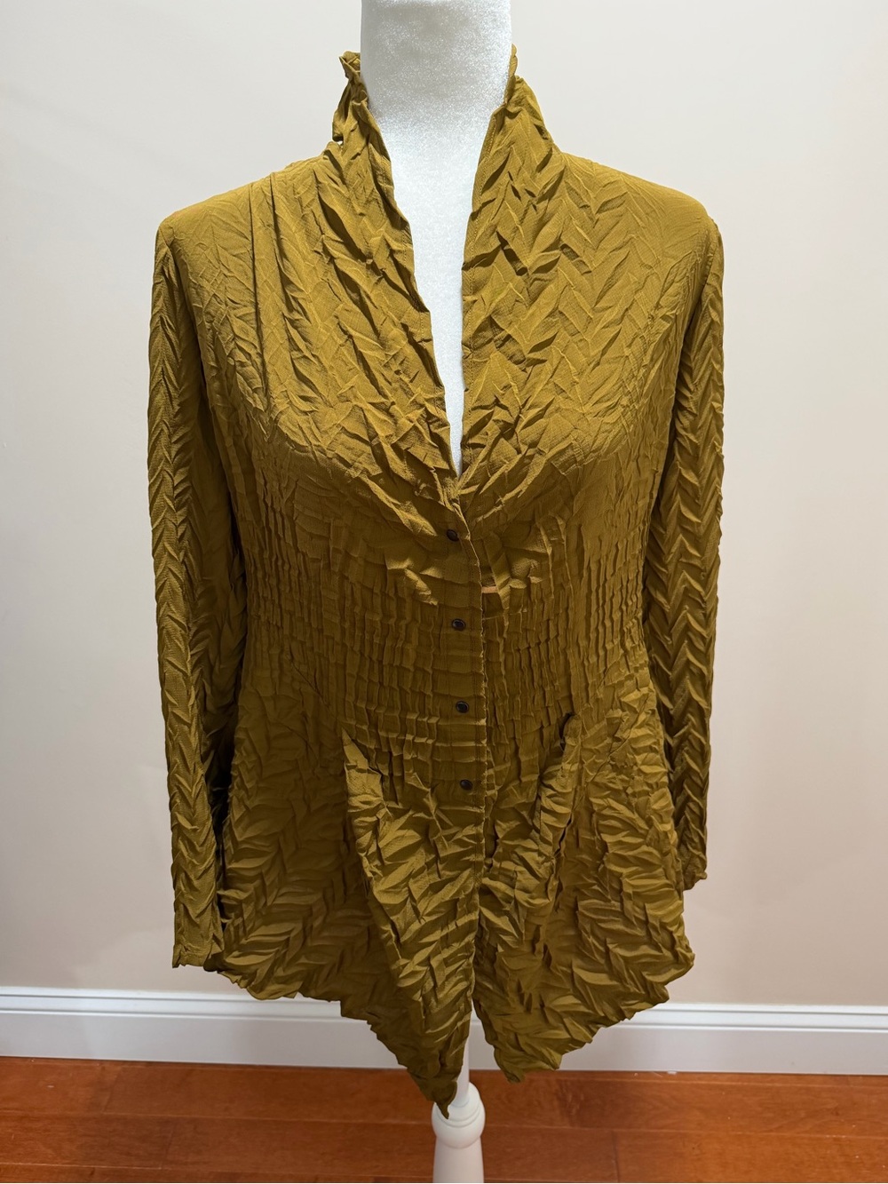 Babette Brown Crinkle Polyester Microfiber Long Sleeve Snap Front Top Sz. XS